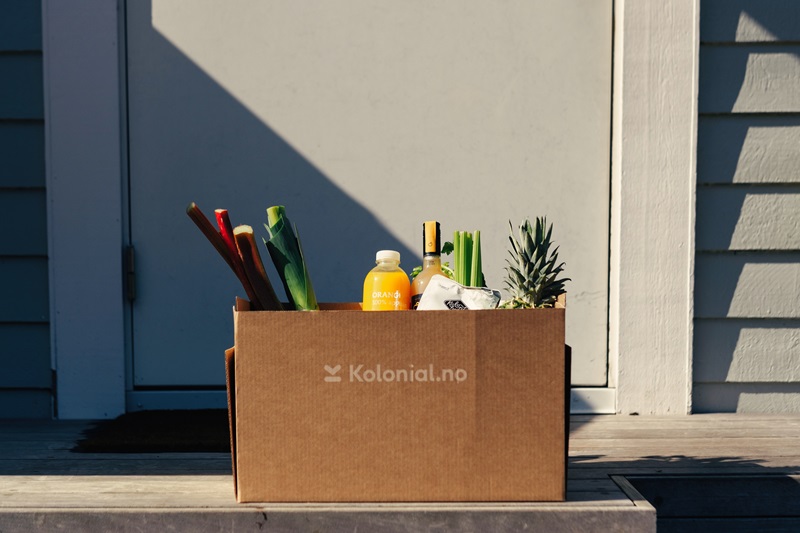 Eske fra Kolonial på trappe